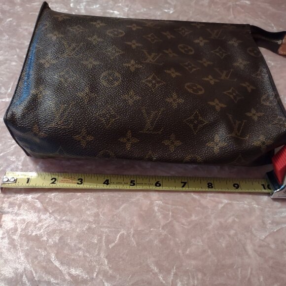 Authentic Louis Vuitton large cosmetic bag - Picture 2 of 9